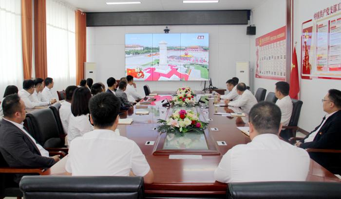 ��ꑸ۹�ί��(hu��)�M���^��������Ӣ�۾��I(xi��n)���@�xʽ